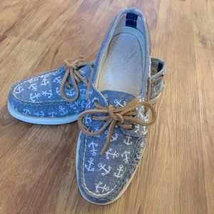 Chambray embroidered Sperry Topsiders